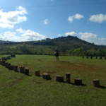 Bancos para apreciar o lindo céu estrelado.